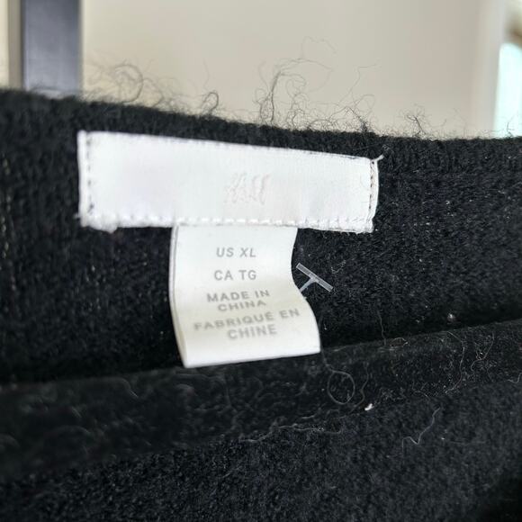 H&M black Sweater- XL- long sleeve,‎ stretchy, - Picture 4 of 4